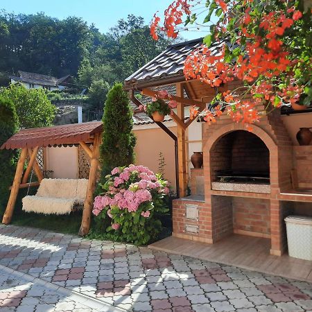 Отель Casa Dacica Рышнов Экстерьер фото